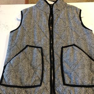 Abercrombie & Fitch checkered puffy vest